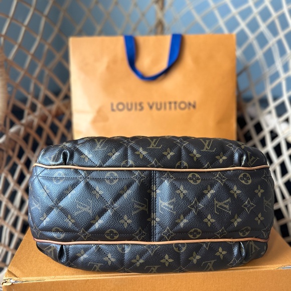 LOUIS VUITTON Handbag - Picture 4 of 13